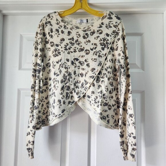 DV Dolce Vita Animal Print Alpaca Fleece Crisscross Cropped Sweater Size L - Picture 3 of 6